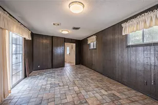 418 E Strand St, El Campo, TX 77437 - Photo 7