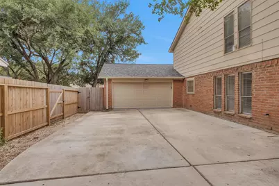2238 Hickory Lawn Drive, Houston, TX 77077 - Photo 39