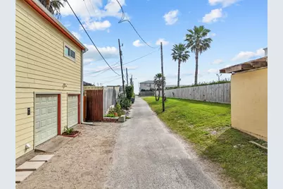 1725 Ave O #REAR, Galveston, TX 77550 - Photo 23