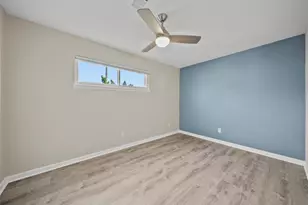 1725 Avenue O, Galveston, TX 77550 - Photo 11