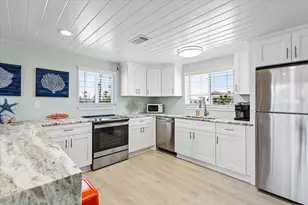 16531 Nassau Way, Jamaica Beach, TX 77554 - Photo 1