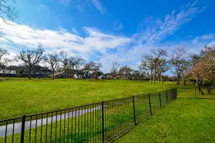 2842 W Pebble Beach Dr, Missouri City, TX 77459 - Photo 5