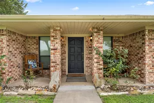 130 Elm St, Flatonia, TX 78941 - Photo 3