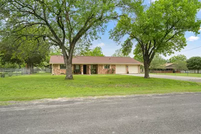 130 Elm Street, Flatonia, TX 78941 - Photo 1