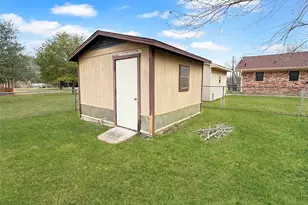 130 Elm St, Flatonia, TX 78941 - Photo 13