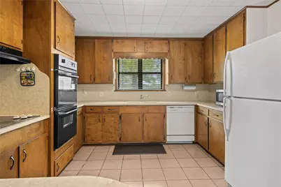 130 Elm Street, Flatonia, TX 78941 - Photo 11