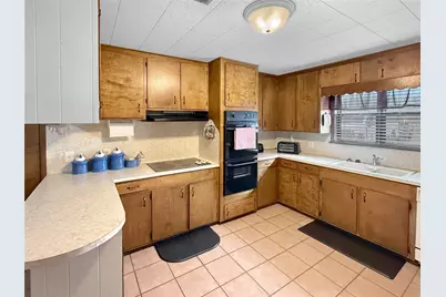 130 Elm Street, Flatonia, TX 78941 - Photo 3