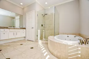 2094 Brentwood Dr, Houston, TX 77019 - Photo 37