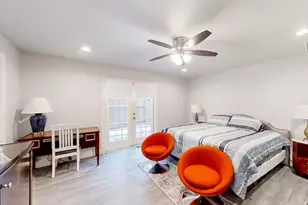 6325 Riverview Way, Houston, TX 77057 - Photo 9