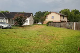 3422 Big Horn Ct, Sugar Land, TX 77478 - Photo 3