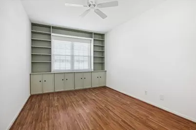 2105 S Winrock Boulevard S #48, Houston, TX 77057 - Photo 15