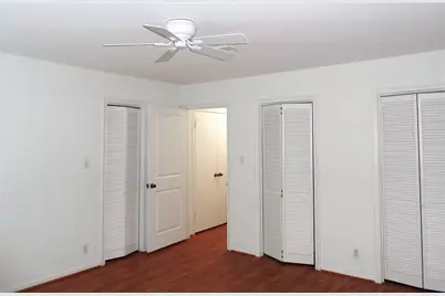2105 S Winrock Boulevard S #48, Houston, TX 77057 - Photo 11