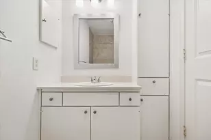 2105 S Winrock Blvd S, Houston, TX 77057 - Photo 19