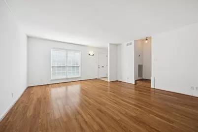 2105 S Winrock Boulevard S #48, Houston, TX 77057 - Photo 3