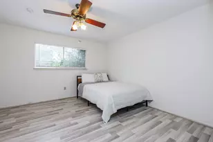 15706 Sea Liner Dr, Houston, TX 77062 - Photo 11