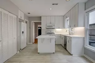 2910 Plumb St, Houston, TX 77005 - Photo 5