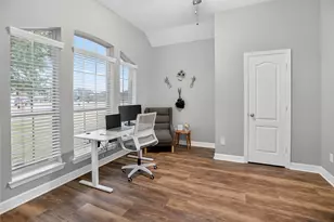 9702 Inwood Cir, Baytown, TX 77523 - Photo 9