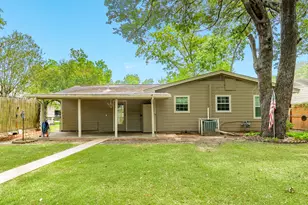 229 Caladium St, Lake Jackson, TX 77566 - Photo 21