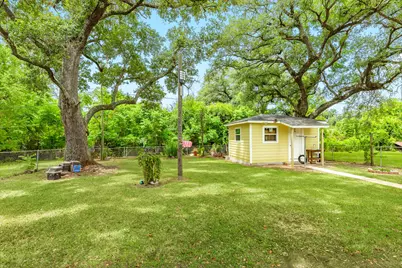 229 Caladium Street, Lake Jackson, TX 77566 - Photo 25