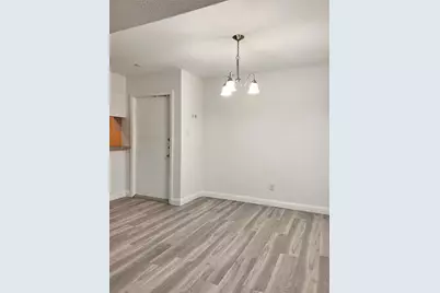 3005 Walnut Bend Lane #32, Houston, TX 77042 - Photo 3