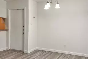 3005 Walnut Bend Ln, Houston, TX 77042 - Photo 3