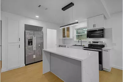 2805 2nd Avenue N, Texas City, TX 77590 - Photo 7