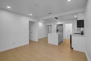 2805 2nd Ave N, Texas City, TX 77590 - Photo 9