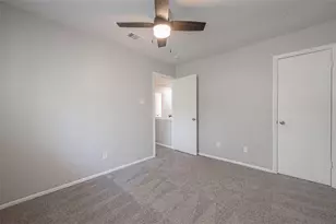 6 N Waxberry Rd, The Woodlands, TX 77381 - Photo 21