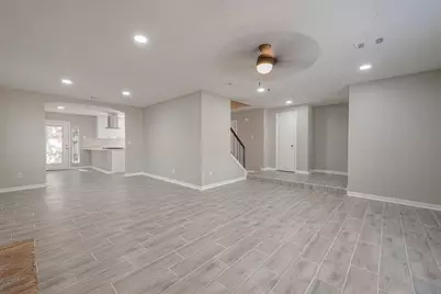 6 N Waxberry Road, The Woodlands, TX 77381 - Photo 9