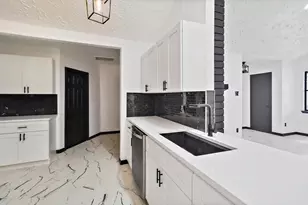 30 Crestbriar Ct, Baytown, TX 77521 - Photo 7