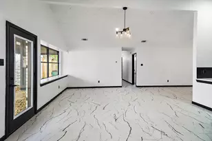 30 Crestbriar Ct, Baytown, TX 77521 - Photo 5