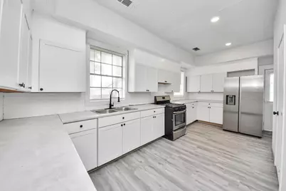 114 N Holmes Street, La Porte, TX 77571 - Photo 11