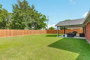 112 Lillian Dr, West Columbia, TX 77486 - Photo 37