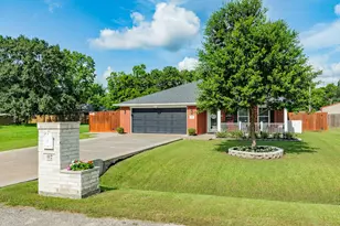 112 Lillian Dr, West Columbia, TX 77486 - Photo 3