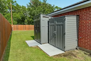 112 Lillian Dr, West Columbia, TX 77486 - Photo 41