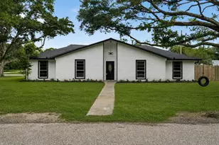 9 Robin Dr, Alvin, TX 77511 - Photo 1