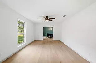 9 Robin Dr, Alvin, TX 77511 - Photo 3