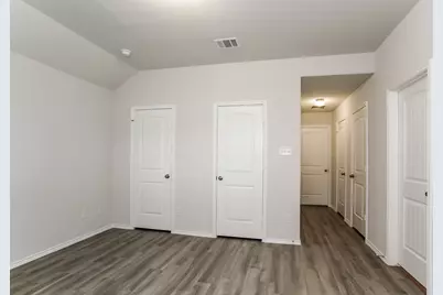 8719 J C Oaks Circle, Houston, TX 77028 - Photo 13