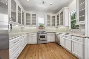 1119 Banks St, Houston, TX 77006 - Photo 13
