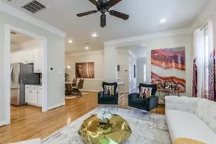 7515 Shady Villa Walk, Houston, TX 77055 - Photo 5