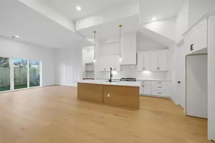 837 W 25th St, Houston, TX 77008 - Photo 9