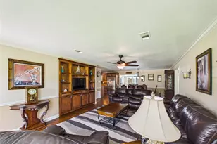 1212 Delores St, Kemah, TX 77565 - Photo 11