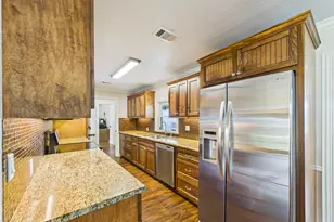 1212 Delores St, Kemah, TX 77565 - Photo 11