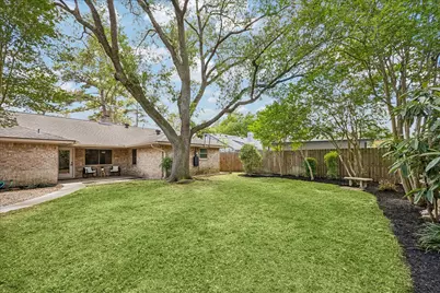 11418 Ash Creek Drive, Houston, TX 77043 - Photo 29