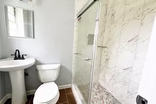 103 Cosmos St, Houston, TX 77009 - Photo 5