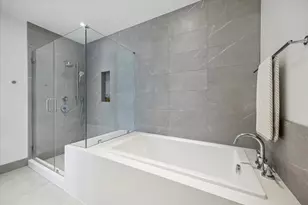 2323 W Main St, Houston, TX 77098 - Photo 15