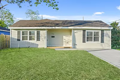 702 S Nugent Street, La Porte, TX 77571 - Photo 1