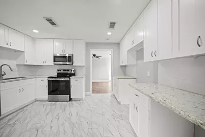 702 S Nugent Street, La Porte, TX 77571 - Photo 7