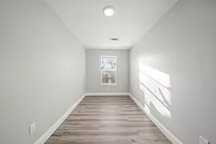 702 S Nugent St, La Porte, TX 77571 - Photo 15