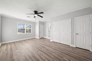 702 S Nugent St, La Porte, TX 77571 - Photo 9